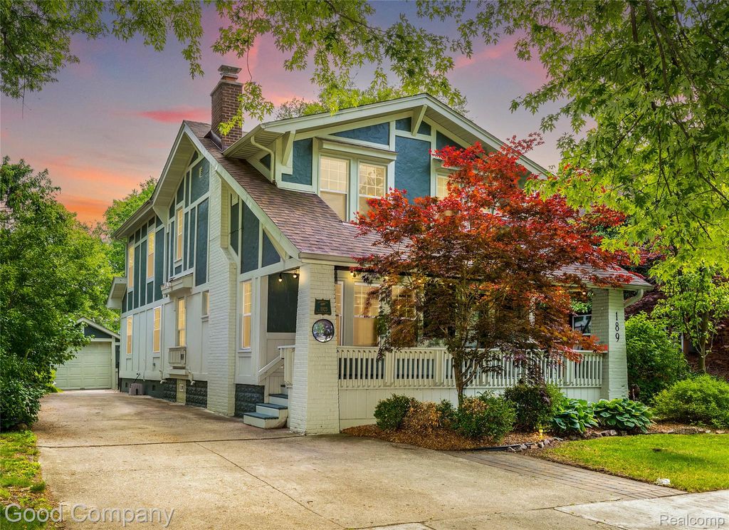 189 W Maplehurst Street, Ferndale, MI 48220