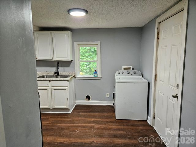 3010 Capitol Drive, Charlotte, NC 28208