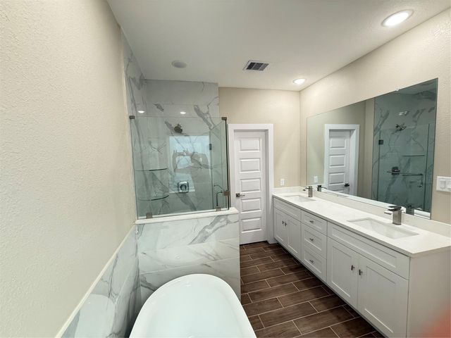 3555 Noah Street, Houston, TX 77021