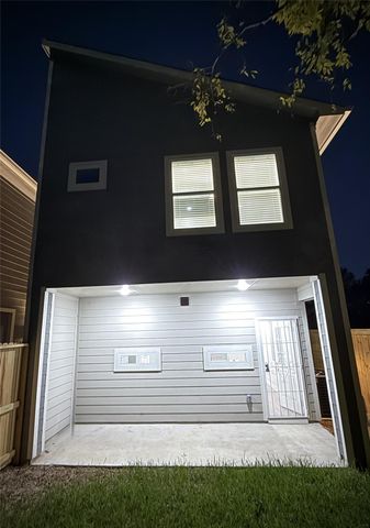 3555 Noah Street, Houston, TX 77021