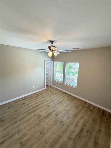 3555 Noah Street, Houston, TX 77021