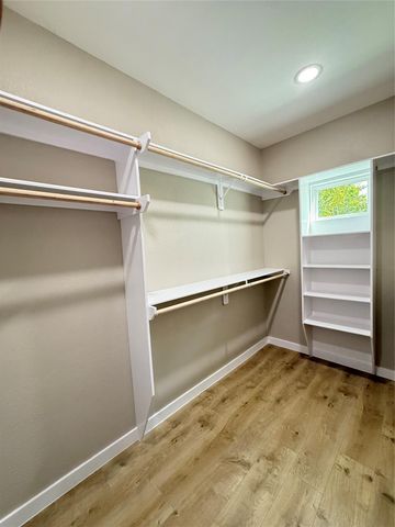 3555 Noah Street, Houston, TX 77021