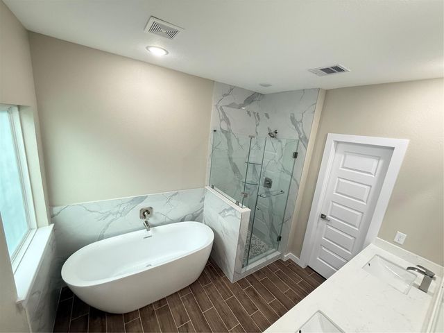 3555 Noah Street, Houston, TX 77021