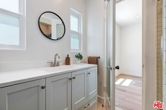 119 N Almont Drive, Los Angeles, CA 90048