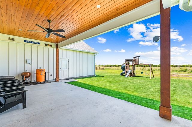 1363 Saltgrass Dr, Taft, TX 78390