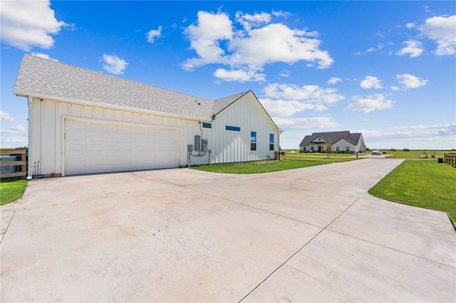 1363 Saltgrass Dr, Taft, TX 78390