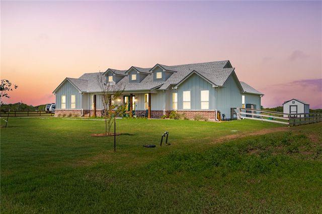1363 Saltgrass Dr, Taft, TX 78390