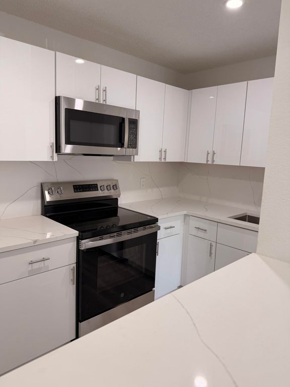 10401 SW 108th Avenue 240, Miami, FL 33176
