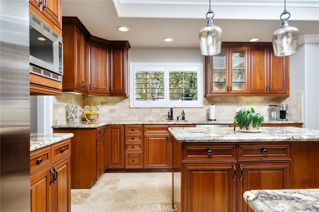 2294 Coolcrest, Upland, CA 91784