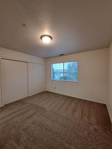 12476 Georgia Lane, Madera, CA 93637