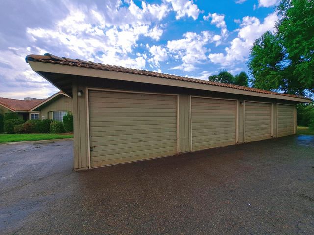 12476 Georgia Lane, Madera, CA 93637