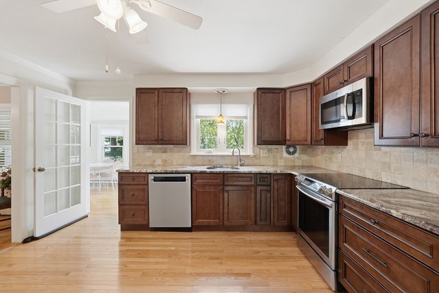 22 Maxdale Rd, Worcester, MA 01602