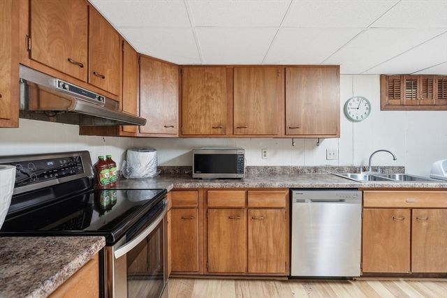 22 Maxdale Rd, Worcester, MA 01602
