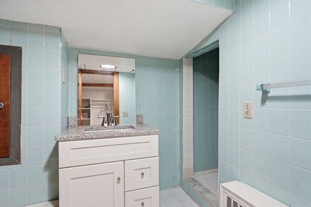 22 Maxdale Rd, Worcester, MA 01602