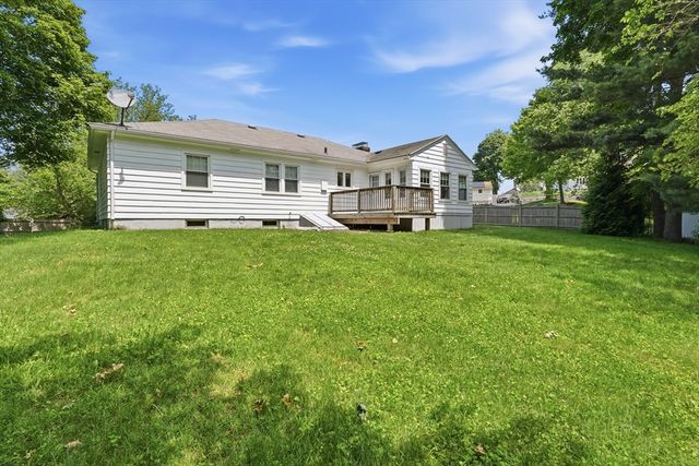 22 Maxdale Rd, Worcester, MA 01602