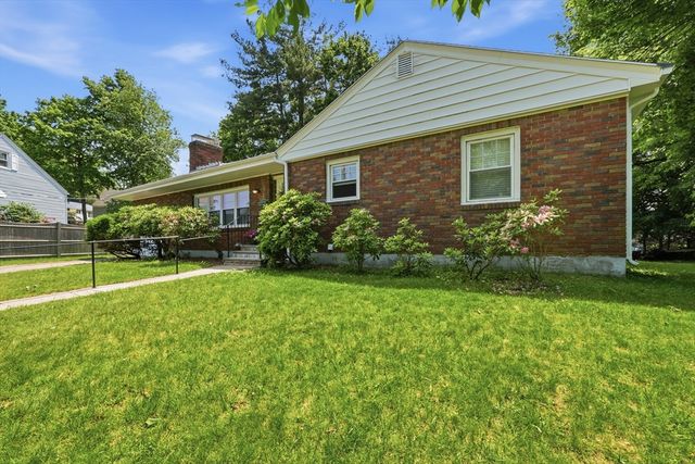 22 Maxdale Rd, Worcester, MA 01602