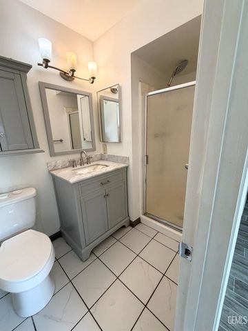 801 Rutherford Court, Bakersfield, CA 93308