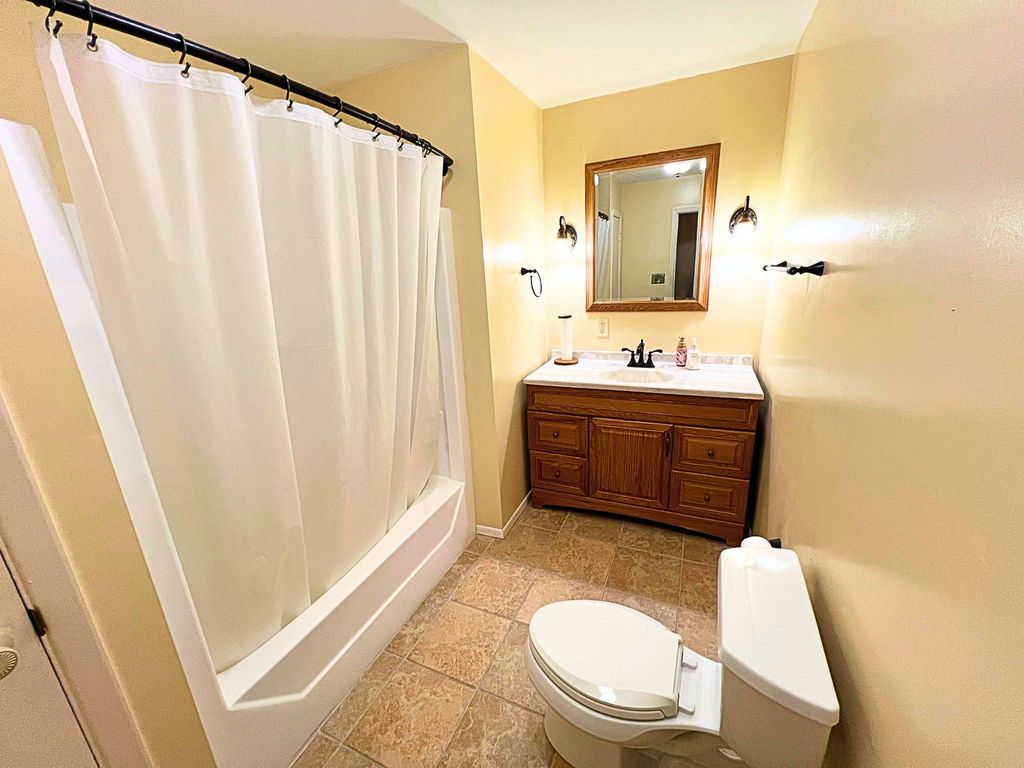 Image 6 of property listing at 8531 SOLOMONS ISLAND RD, Owings, MD 20736