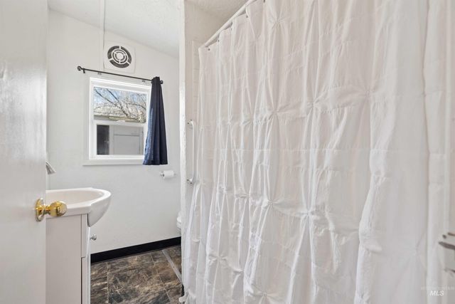 1437 4th Ave E, Twin Falls, ID 83301