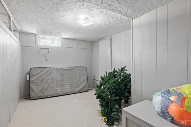 1437 4th Ave E, Twin Falls, ID 83301