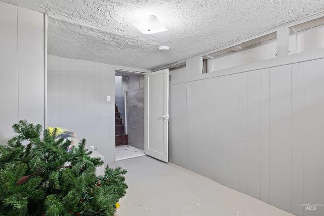 1437 4th Ave E, Twin Falls, ID 83301