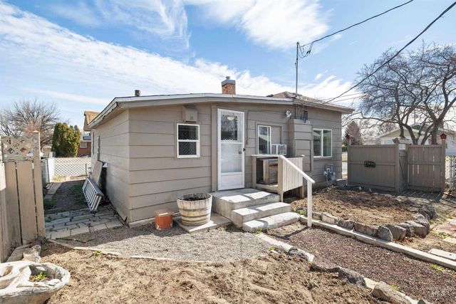 1437 4th Ave E, Twin Falls, ID 83301