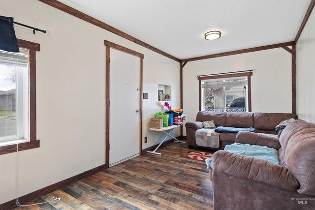 1437 4th Ave E, Twin Falls, ID 83301