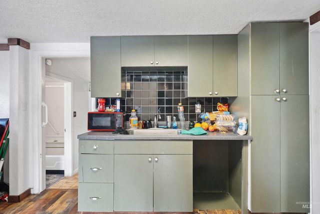 1437 4th Ave E, Twin Falls, ID 83301