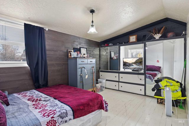 1437 4th Ave E, Twin Falls, ID 83301