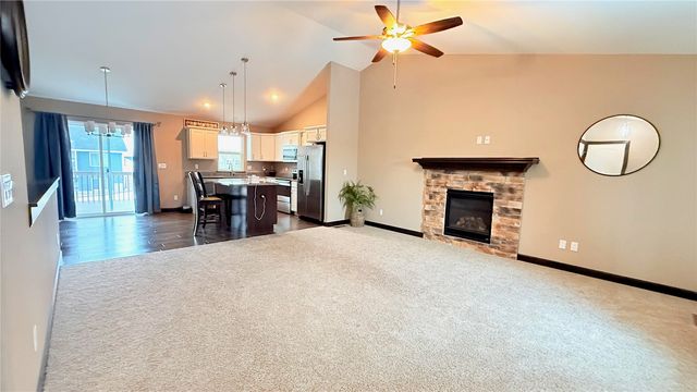 6327 Prairie Sage, Cedar Rapids, IA 52404