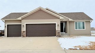 6327 Prairie Sage, Cedar Rapids, IA 52404