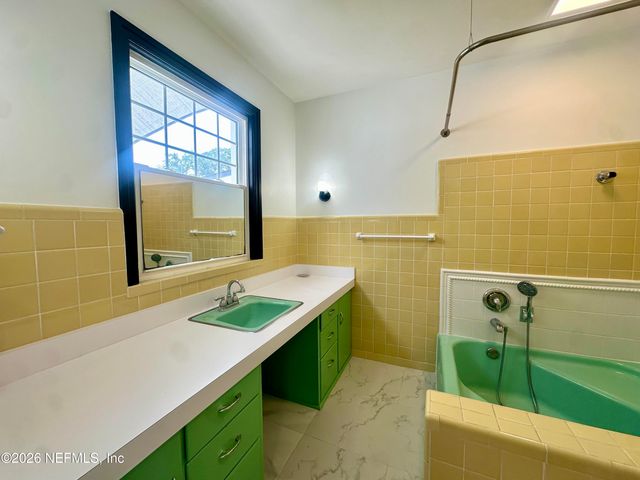 5951 CLIFTON Avenue, Jacksonville, FL 32211