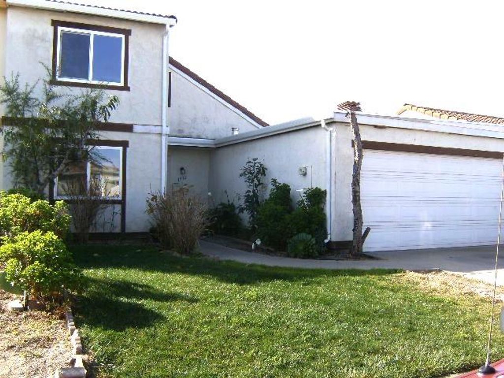 1712 Madrid Circle, Salinas, CA 93906