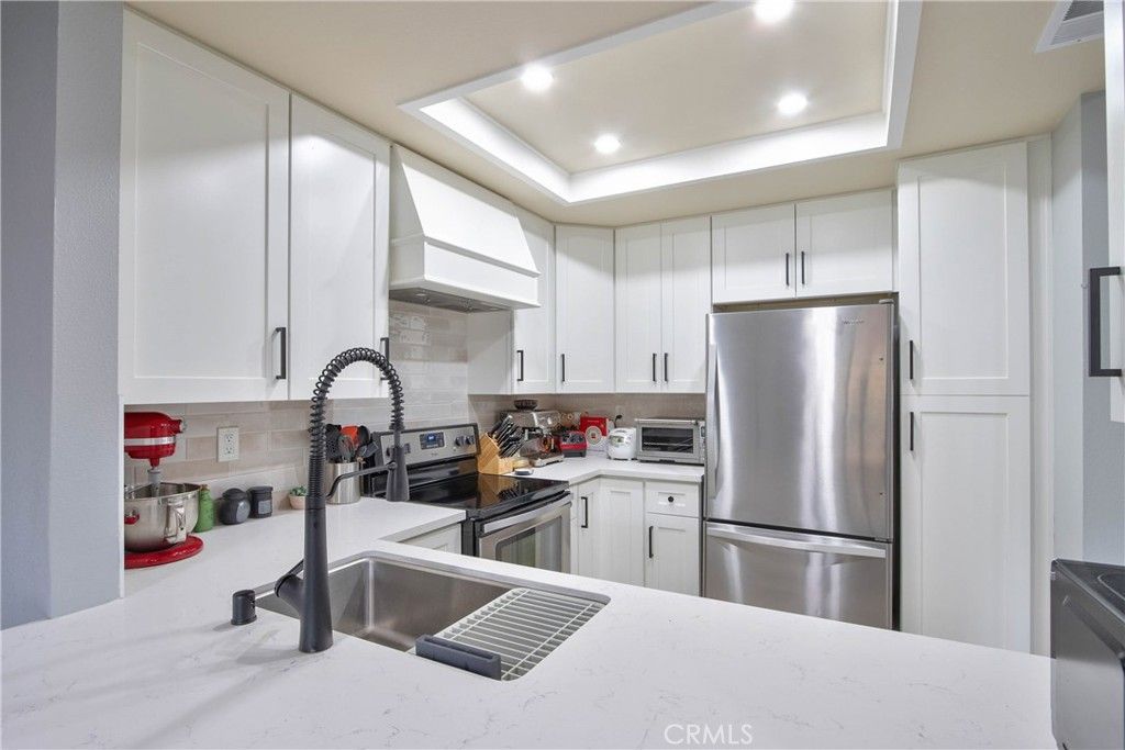 926 Lupine Hills Drive 15, Vista, CA 92081 — exterior