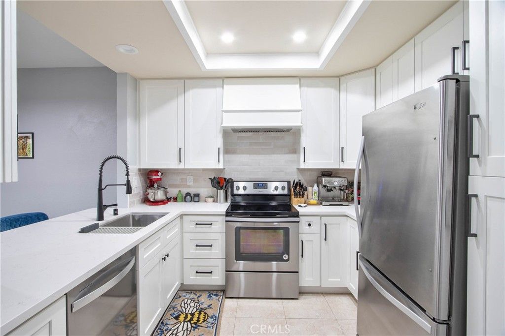926 Lupine Hills Drive 15, Vista, CA 92081 — photo 2