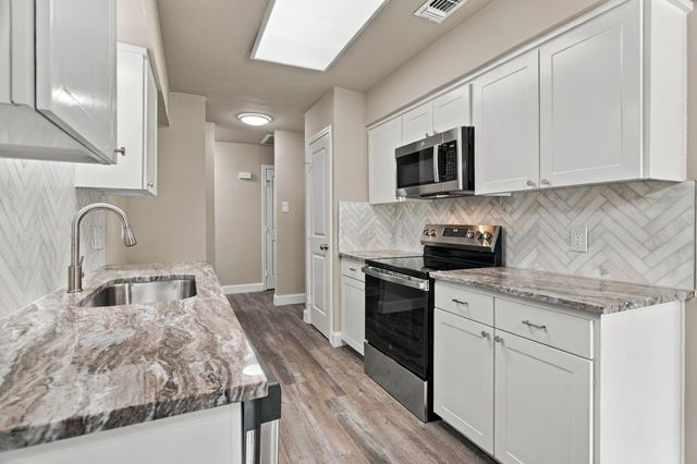 7025 Lincolnshire Lane, North Richland Hills, TX 76182