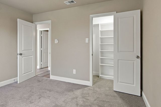 7025 Lincolnshire Lane, North Richland Hills, TX 76182