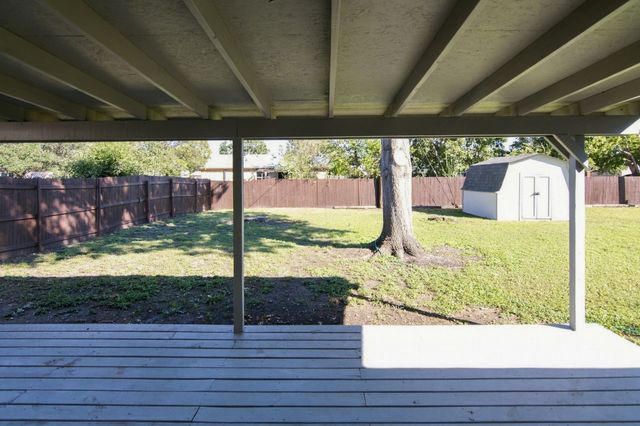 7025 Lincolnshire Lane, North Richland Hills, TX 76182