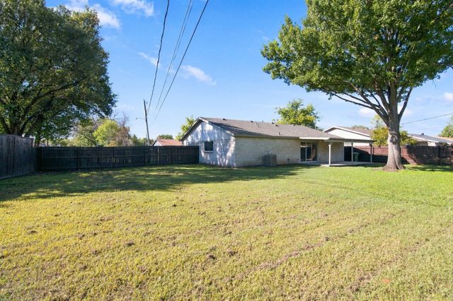 7025 Lincolnshire Lane, North Richland Hills, TX 76182