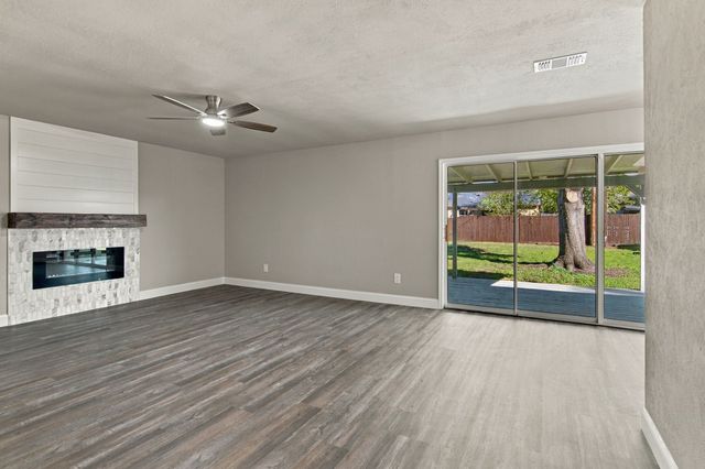 7025 Lincolnshire Lane, North Richland Hills, TX 76182