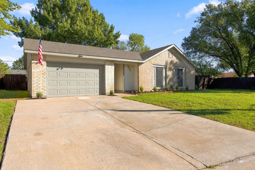 7025 Lincolnshire Lane, North Richland Hills, TX 76182