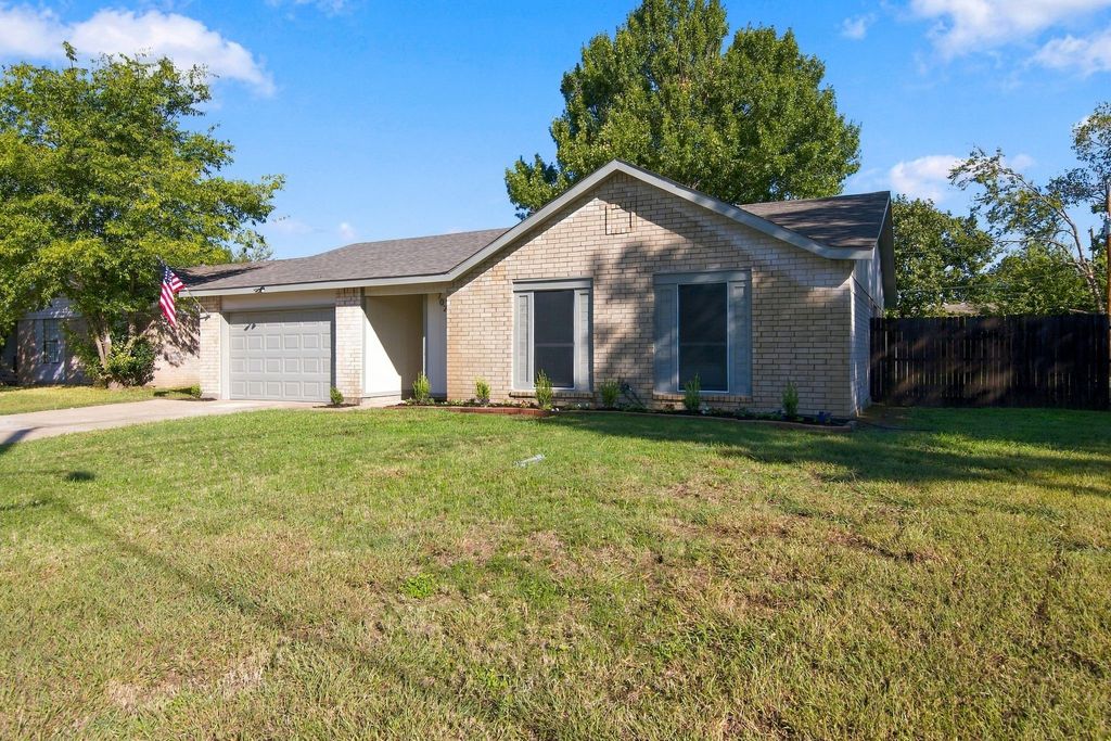 7025 Lincolnshire Lane, North Richland Hills, TX 76182 — photo 2