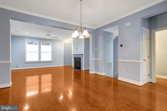 2093 LAURA MEWS PL, Alexandria, VA 22303