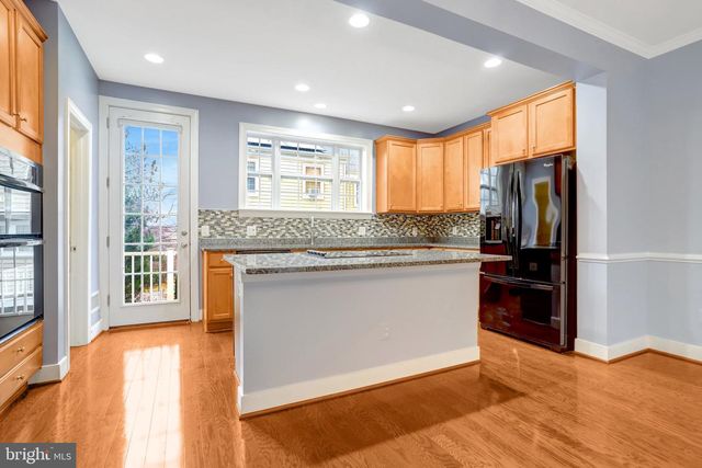 2093 LAURA MEWS PL, Alexandria, VA 22303