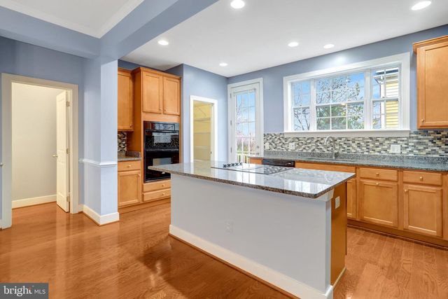 2093 LAURA MEWS PL, Alexandria, VA 22303