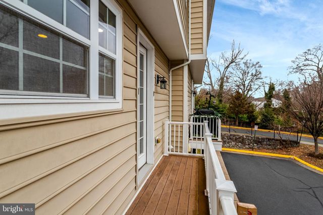 2093 LAURA MEWS PL, Alexandria, VA 22303