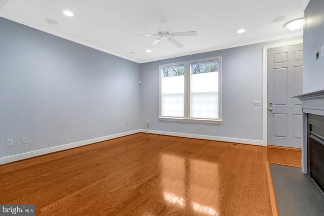 2093 LAURA MEWS PL, Alexandria, VA 22303