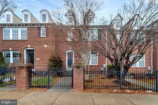 2093 LAURA MEWS PL, Alexandria, VA 22303