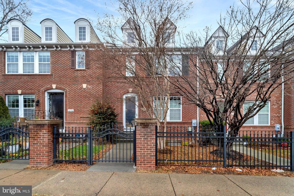 2093 LAURA MEWS PL, Alexandria, VA 22303