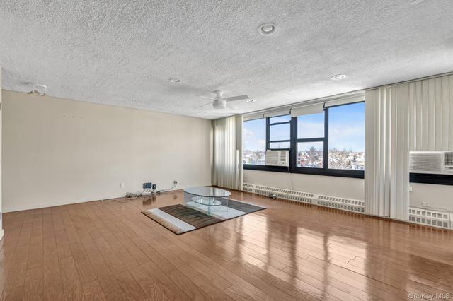 162-11 9th 7B, Beechhurst, NY 11357